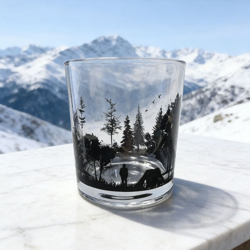 Wine Beer Whiskey Year - 1個入りアイスコーヒーマグ 海外ワイングラス クリエイティブシルエットワイングラス 氷山グラスカップ パーティーウイスキーグラスカップ 新年ギフト