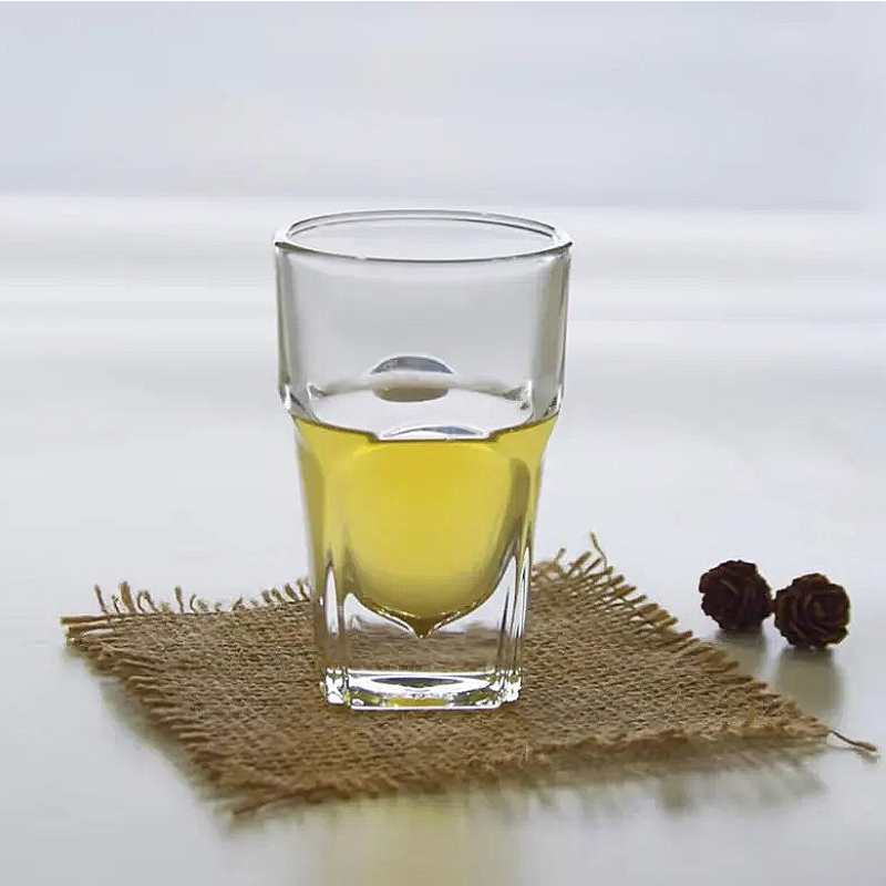 120ml ショットグラス 厚みのある小さなワイングラス 透 - Wine Beer And Spirit のレビューと価格
